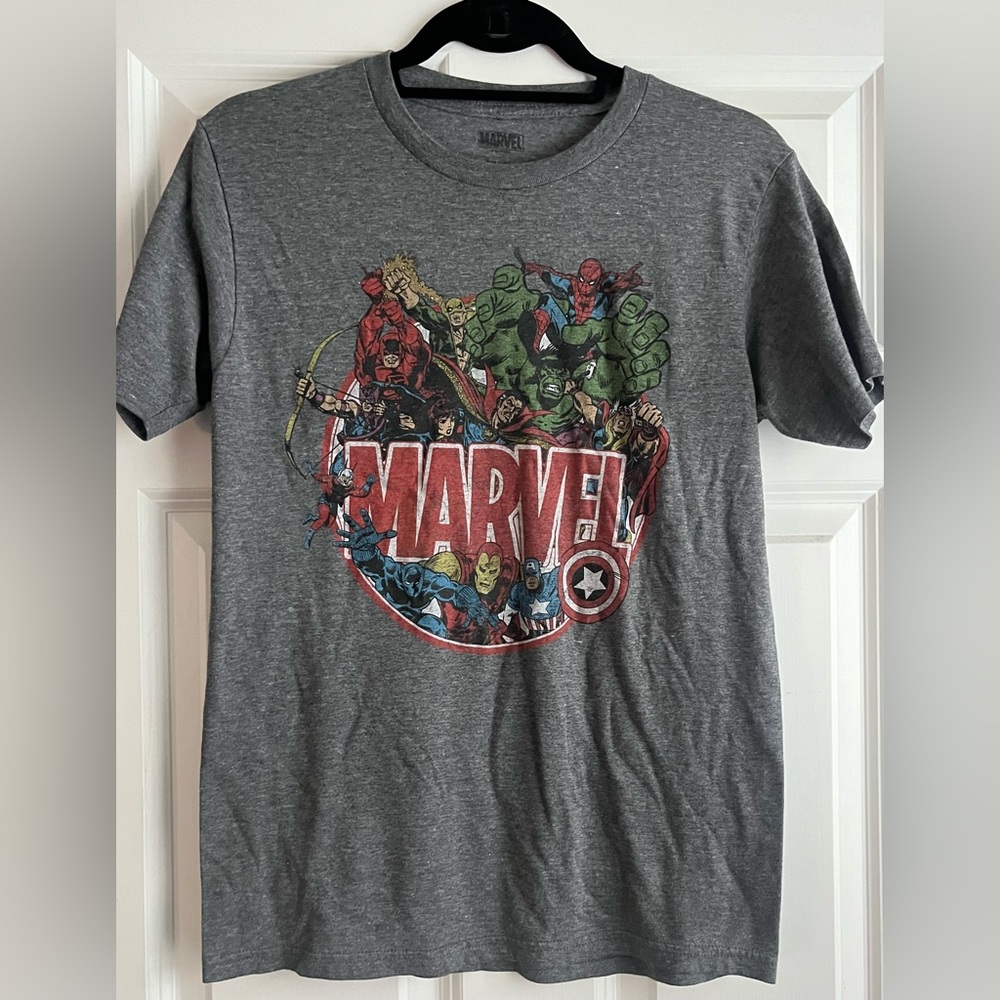 Marvel Characters t shirt, men’s small